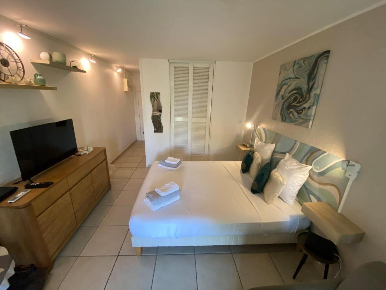 La Source Apartment เลอโกซิเยร์ ภายนอก รูปภาพ